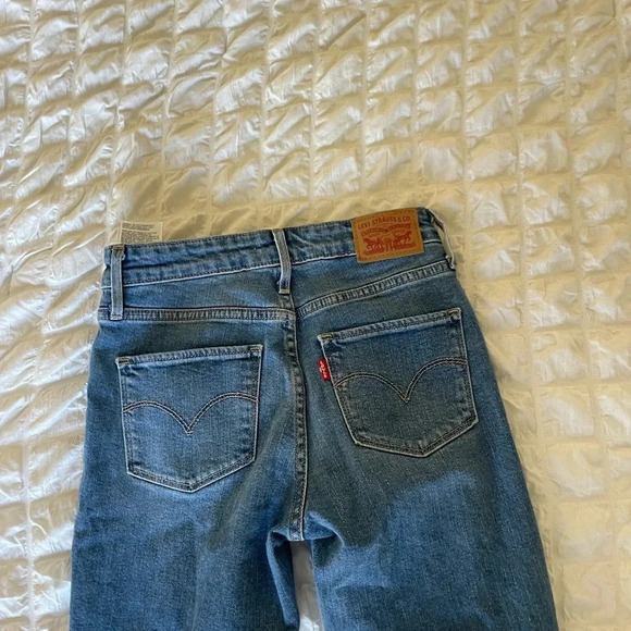 Levi’s high rise skinny denim - Picture 10 of 12